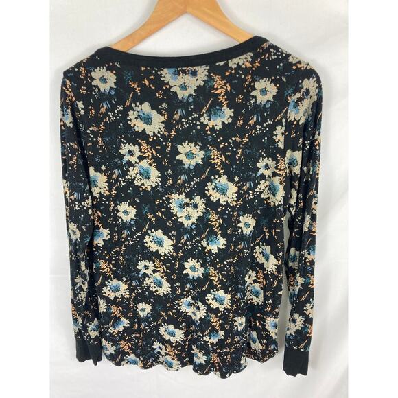 This is J V neck Floral bamboo top Size Small - Picture 5 of 5